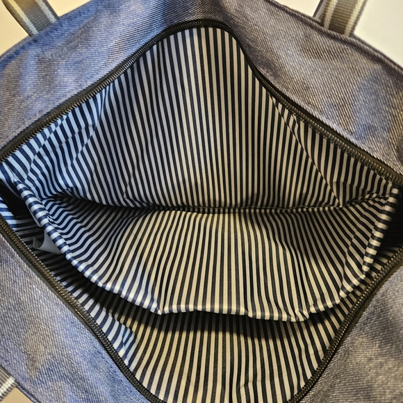 Pacsafe Slingsafe Lx250 Anti-Theft Tote, Denim with laptop compartment. - Picture 6 of 13